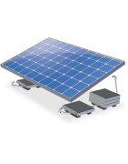 De Van der Valk ValkBox 3 is een complete kit voor het installeren van zonnepanelen op een plat dak met een 20° tilt (helling).